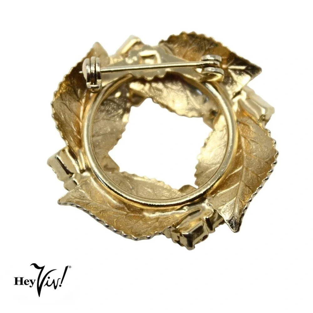 Vintage Wreath Pin Brooch Goldtone w Prong Set Red Rhinestones 1.25